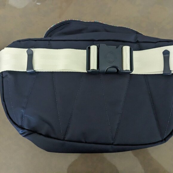 NWOT Herschel Sixteen - Hip/Crossboby pack - Blue - Picture 4 of 6